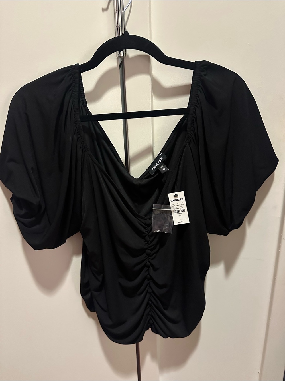 🆕 Express Women's Black Ruched V-Neck Cropped Top